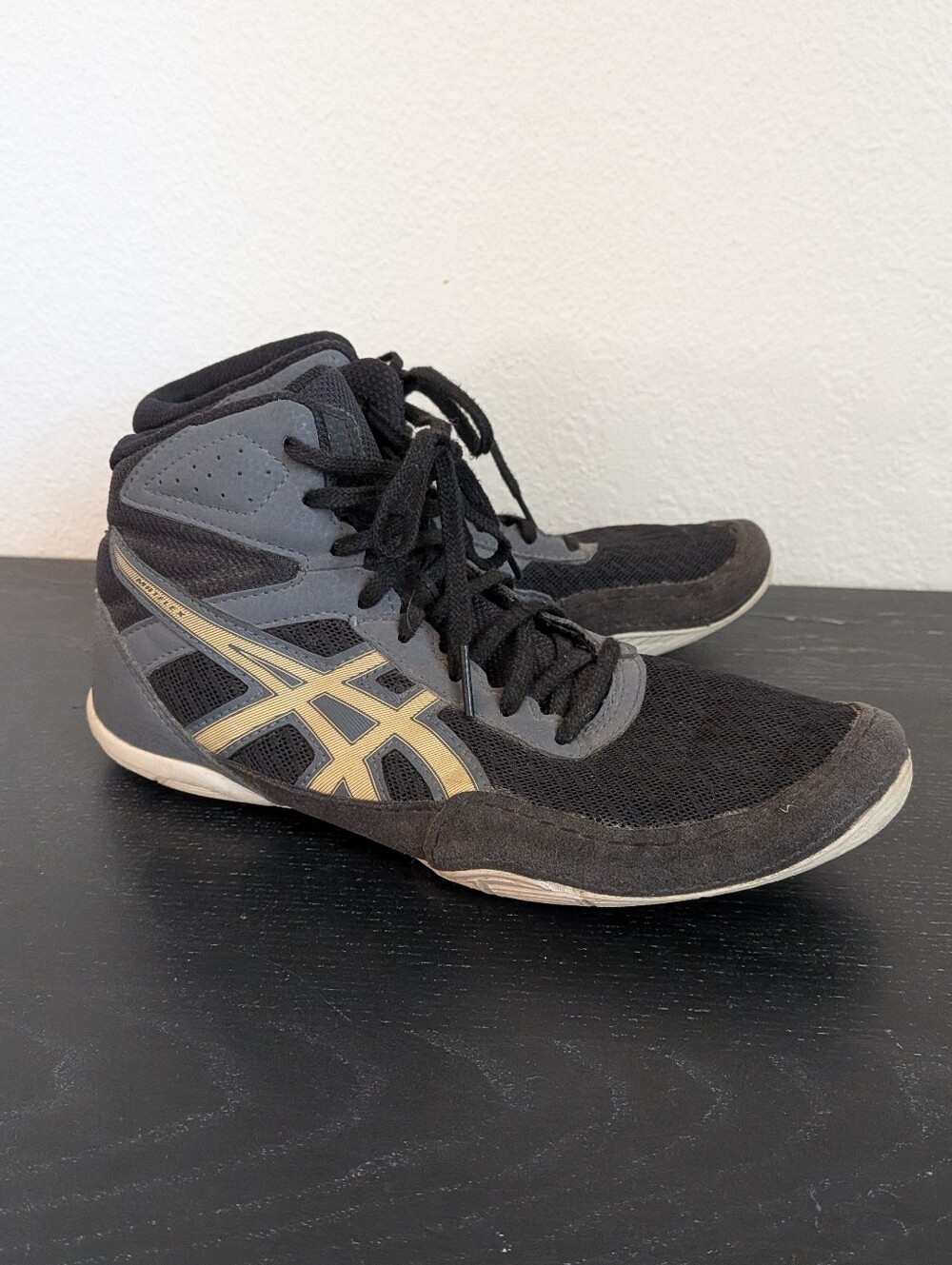 Asics Matflex 6 Wrestling Shoes Black/Champagne Youth Size 6
